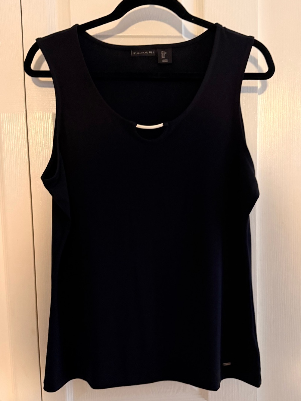 Tahari Black Sleeveless Stretch Knit Top Large
